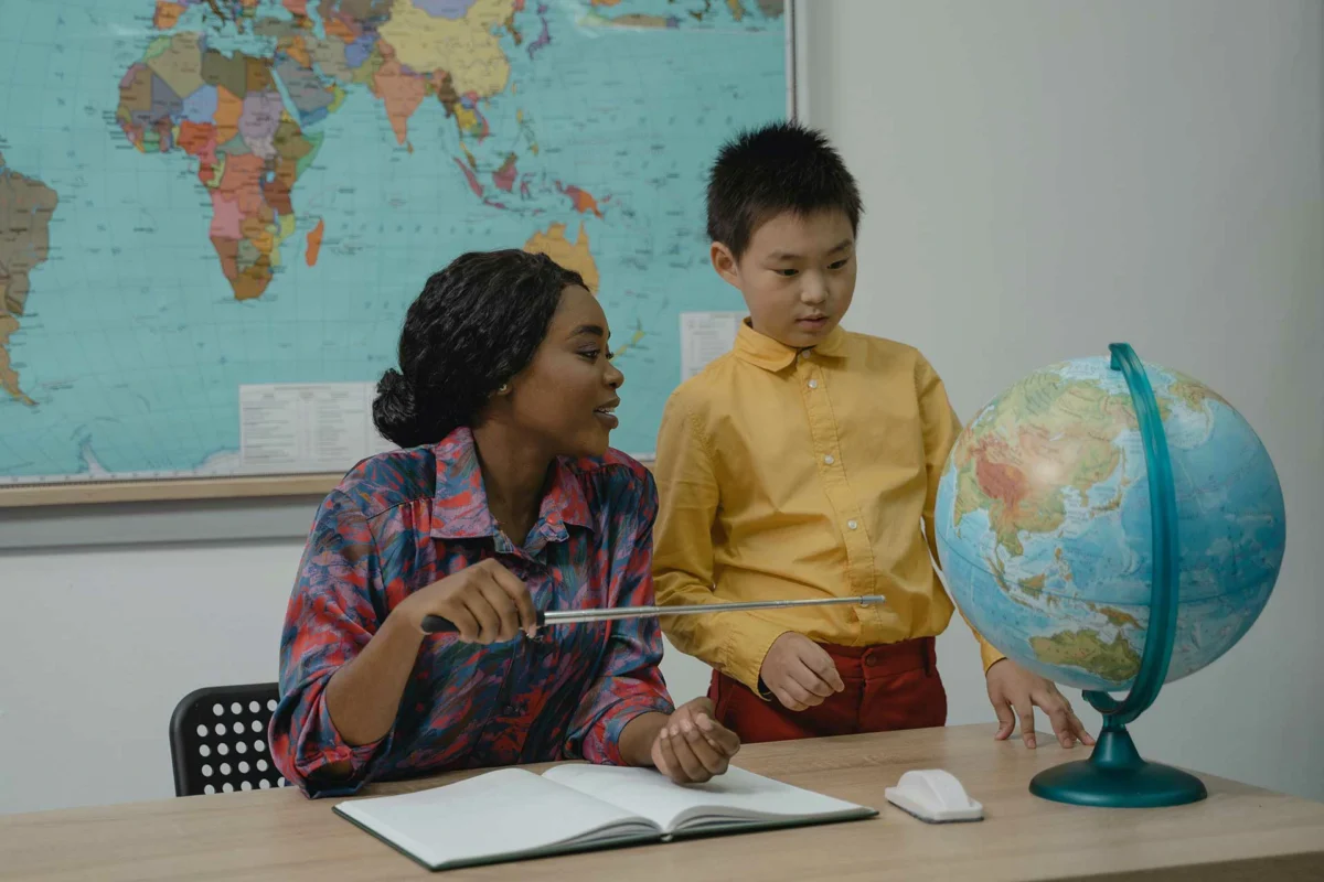 Diploma de Geografia: Muito Além dos Mapas e Capitais